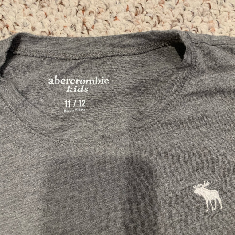 Girls shirt - Picture 2 of 3
